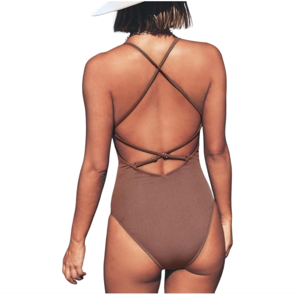 CUPSHE  One-Piece Swimsuit Laces Front designed Adjustable Back Strap Women L - Picture 2 of 5